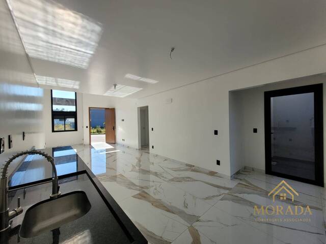 Casa para Venda em Porto Alegre - 4