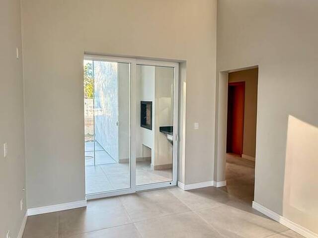 Casa para Venda em Porto Alegre - 4