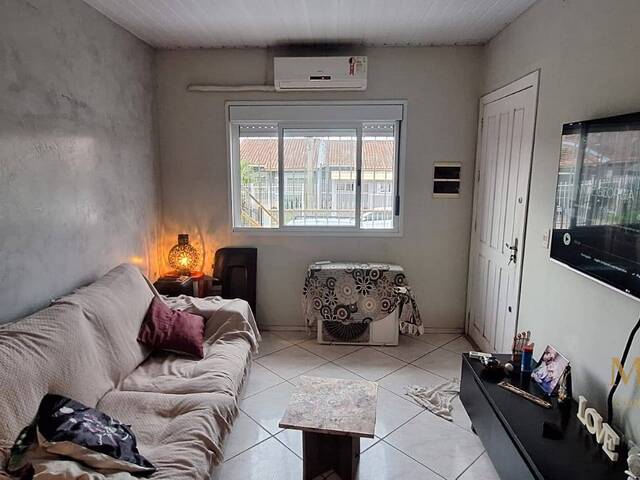 #83 - Casa para Venda em Porto Alegre - RS
