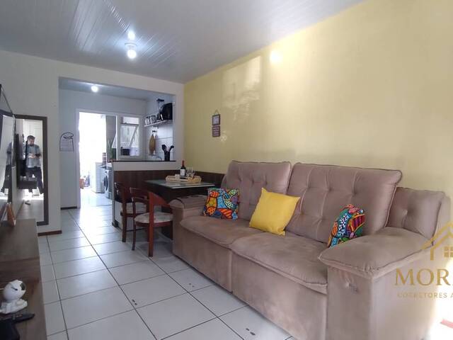#90 - Casa para Venda em Porto Alegre - RS