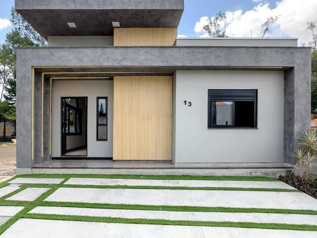#94 - Casa para Venda em Porto Alegre - RS
