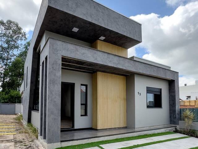 #94 - Casa para Venda em Porto Alegre - RS