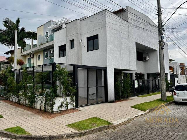 #102 - Casa para Venda em Porto Alegre - RS