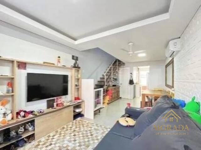 #124 - Casa para Venda em Porto Alegre - RS