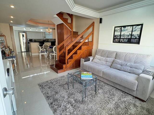 #131 - Casa para Venda em Porto Alegre - RS
