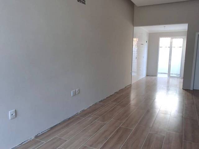 #132 - Casa para Venda em Porto Alegre - RS