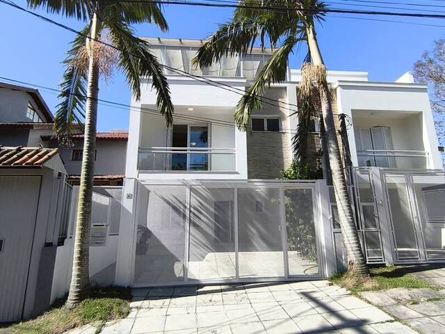 #213 - Casa para Venda em Porto Alegre - RS