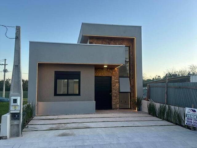 #57 - Casa para Venda em Porto Alegre - RS