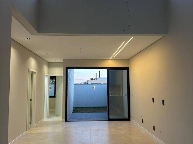 #57 - Casa para Venda em Porto Alegre - RS