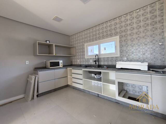 Casa para Venda em Porto Alegre - 3