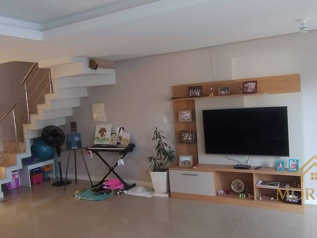 Casa para Venda em Porto Alegre - 2