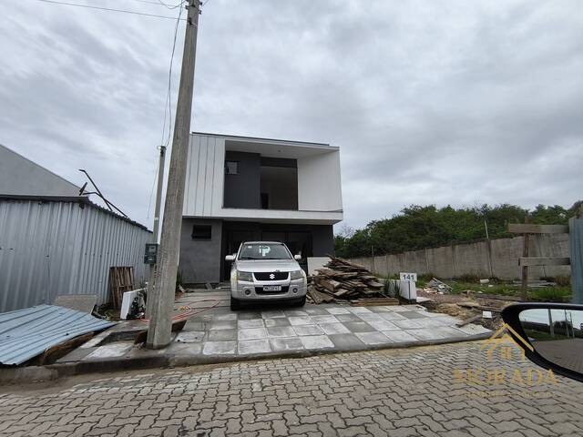 #596 - Casa para Venda em Porto Alegre - RS